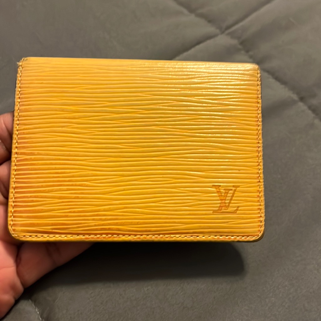 Authentic Louis Vuitton Epi Pass/Card Case Yellow Sp1325